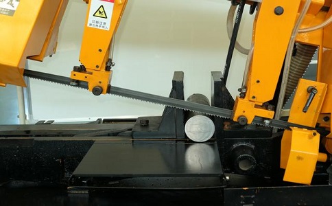 化州数控带锯床自动送料精度会出现偏差吗？